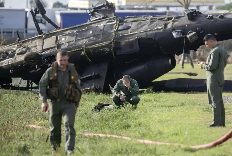 elicottero militare precipitato a ravenna