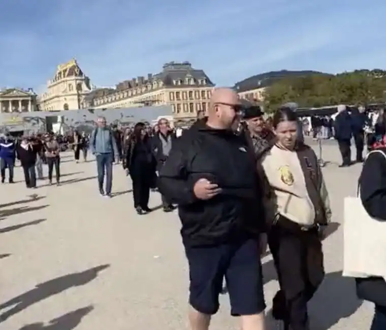 evacuazione reggia di versailles 