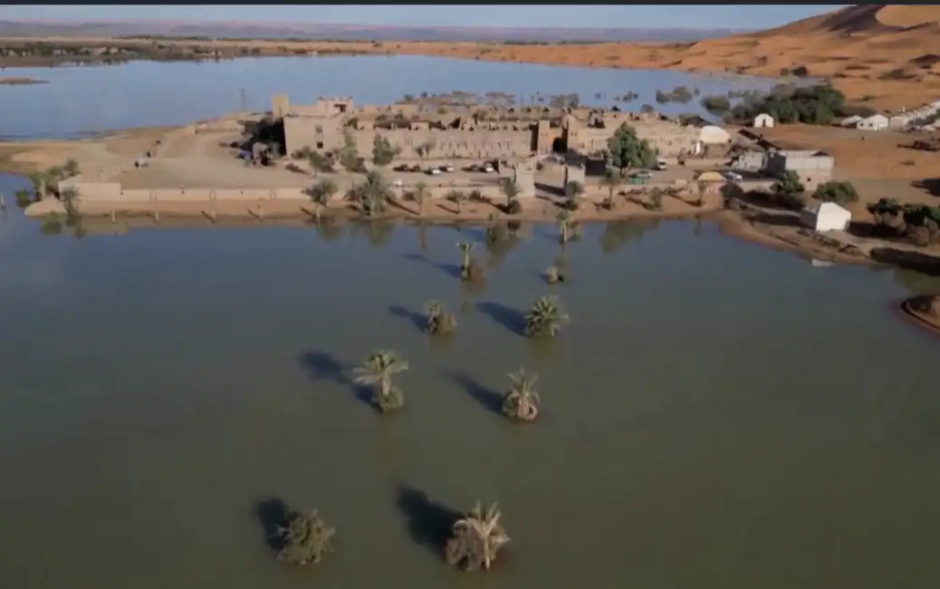 deserto del sahara allagato in marocco