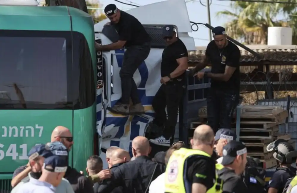 tir sulla folla a glilot a nord di tel aviv