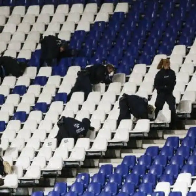 germania olanda hannover evacuato stadio