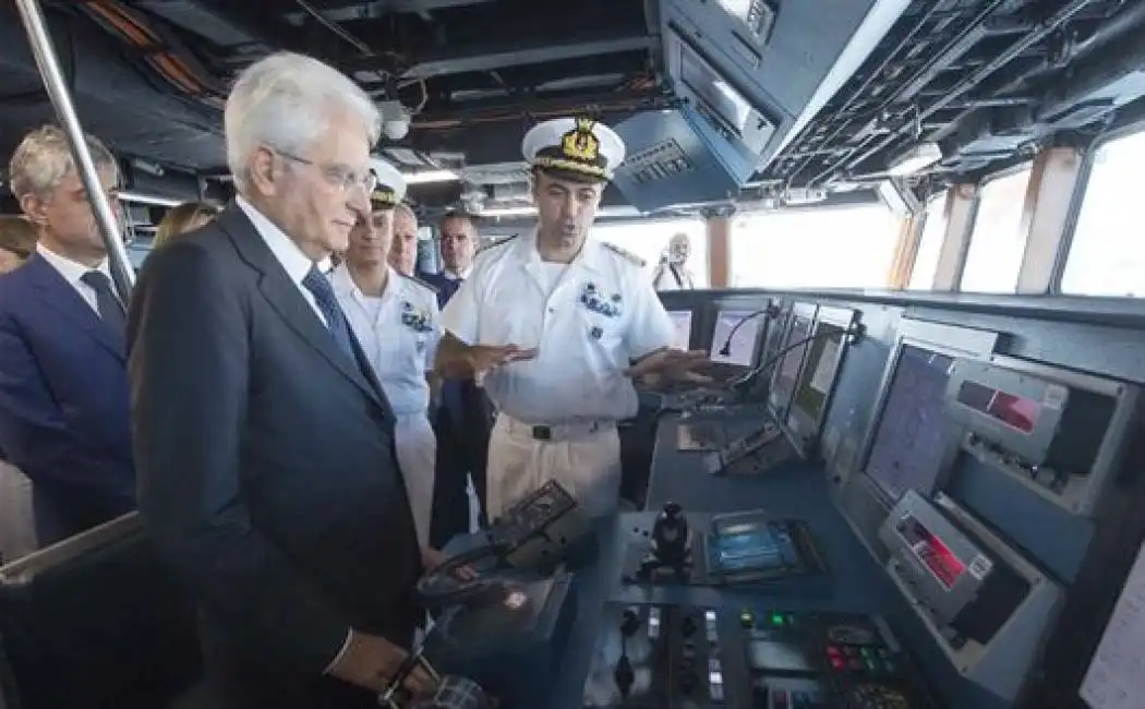 mattarella in oman con la marina militare italiana -5