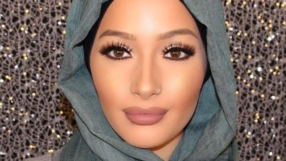 beauty blogger nura afia