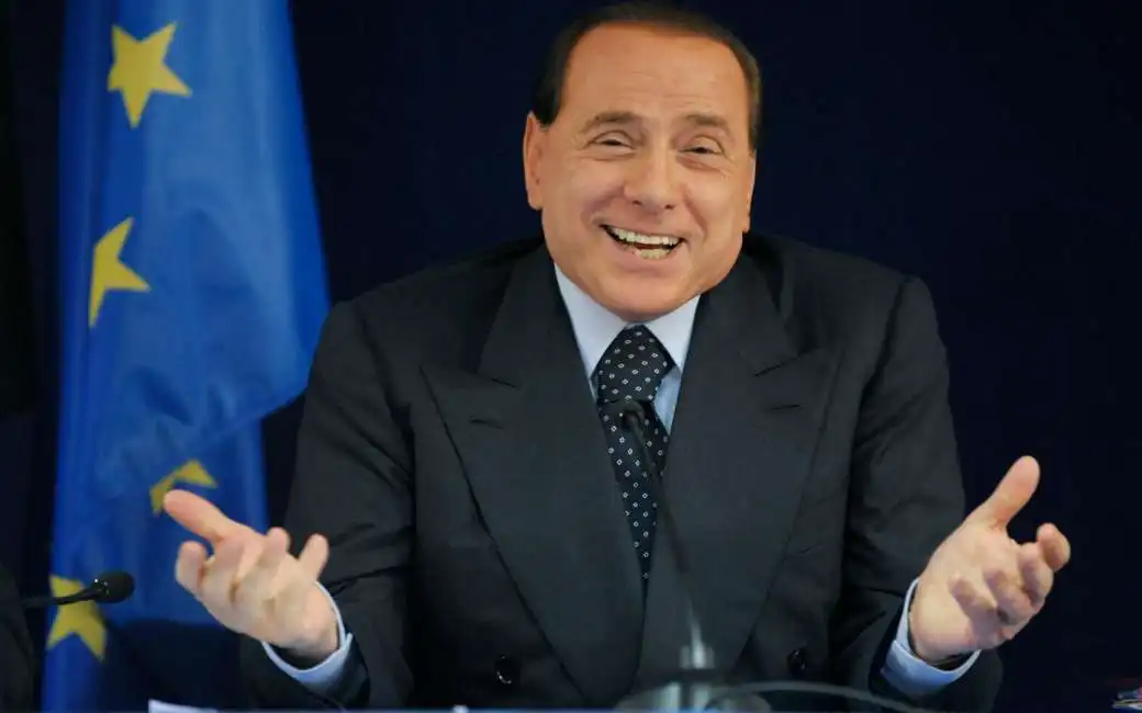 berlusconi pronto a ricandidarsi