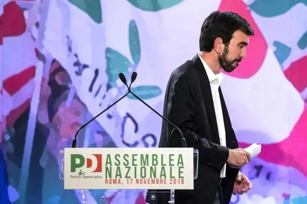 assemblea nazionale pd - maurizio martina si dimette