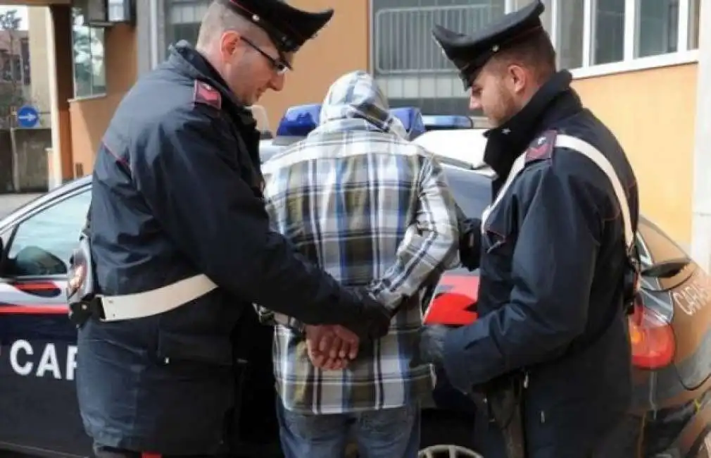 carabinieri arresto