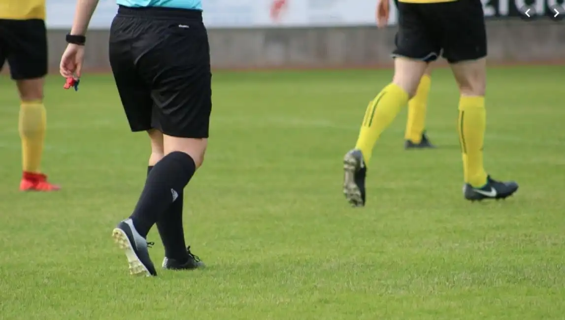 allenatore degli esordienti dà del «terrone» all’arbitro