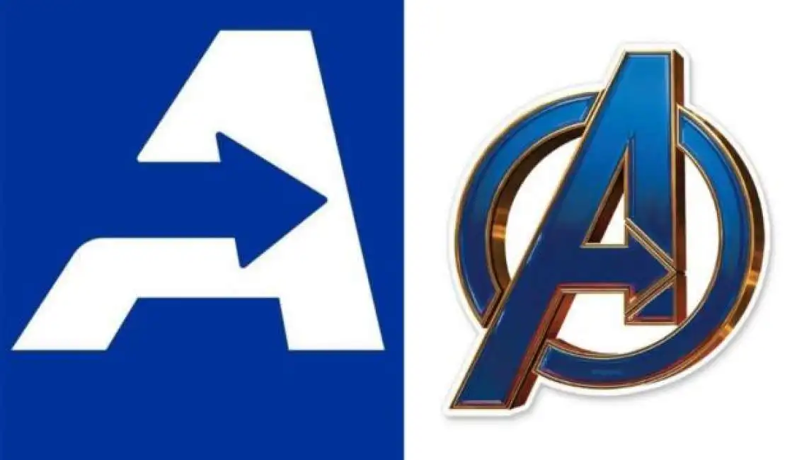 il logo di azione di calenda e quello degli avengers