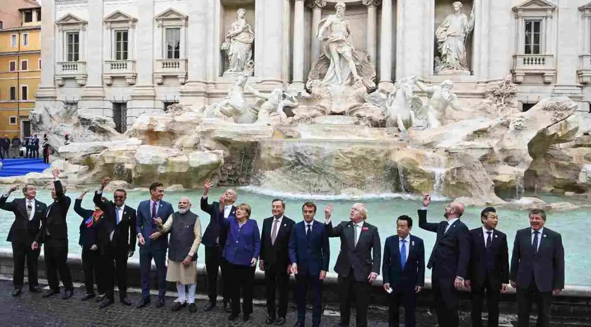 g20 - monetina fontana trevi