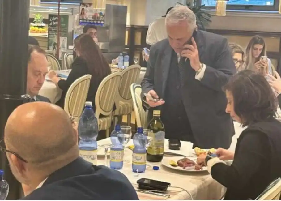 claudio lotito e luca ciriani al ristorante del senato