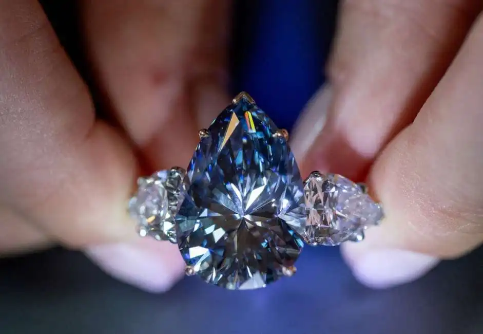 il diamante bleu royal