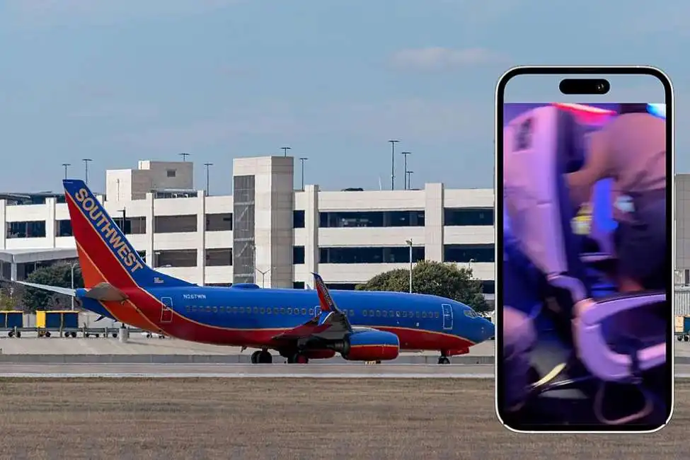 southwest airlines aereo new orleans passeggero porta portellone 