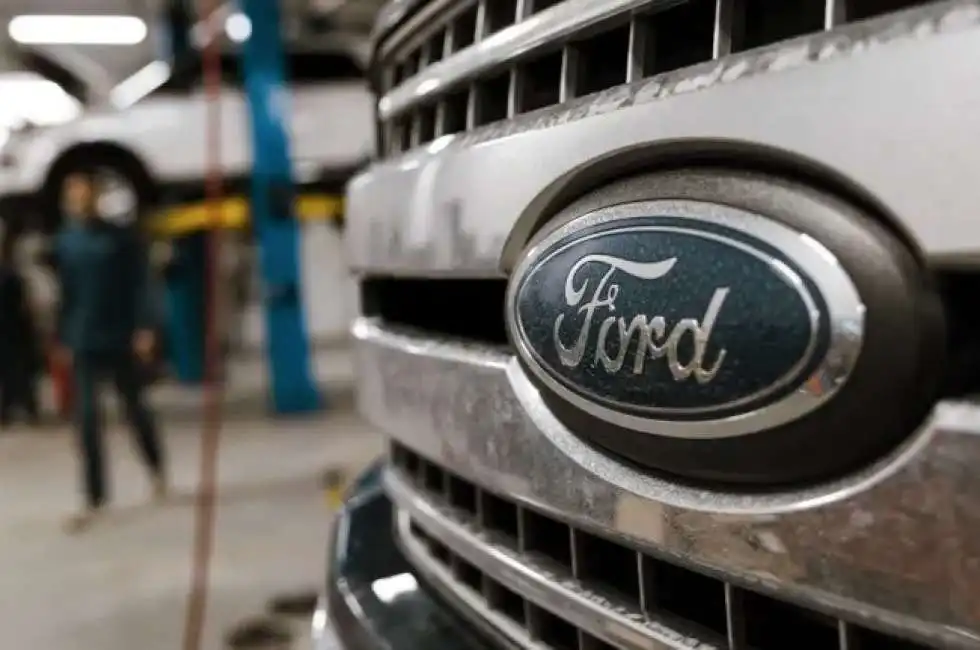 ford - tagli al personale