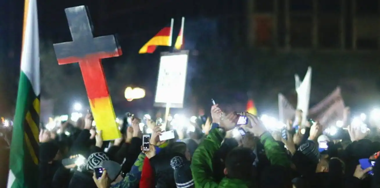 pegida manifestazione anti islam a dresda-5