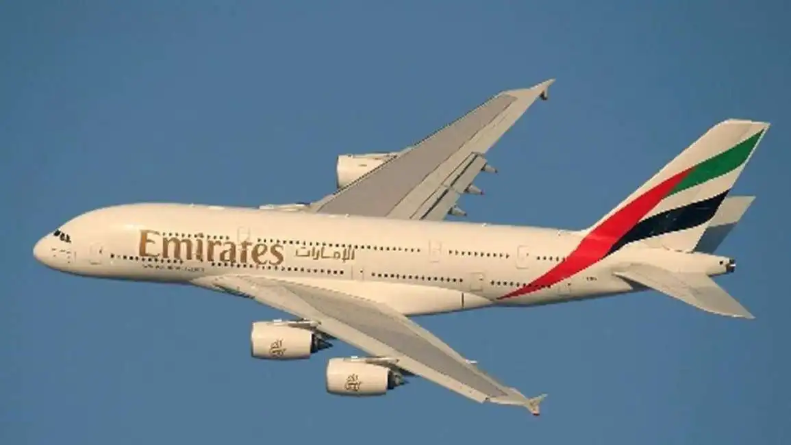 emirates 16