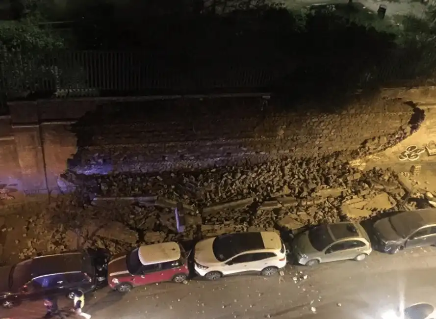 crollo del muro di villa mercede a san lorenzo