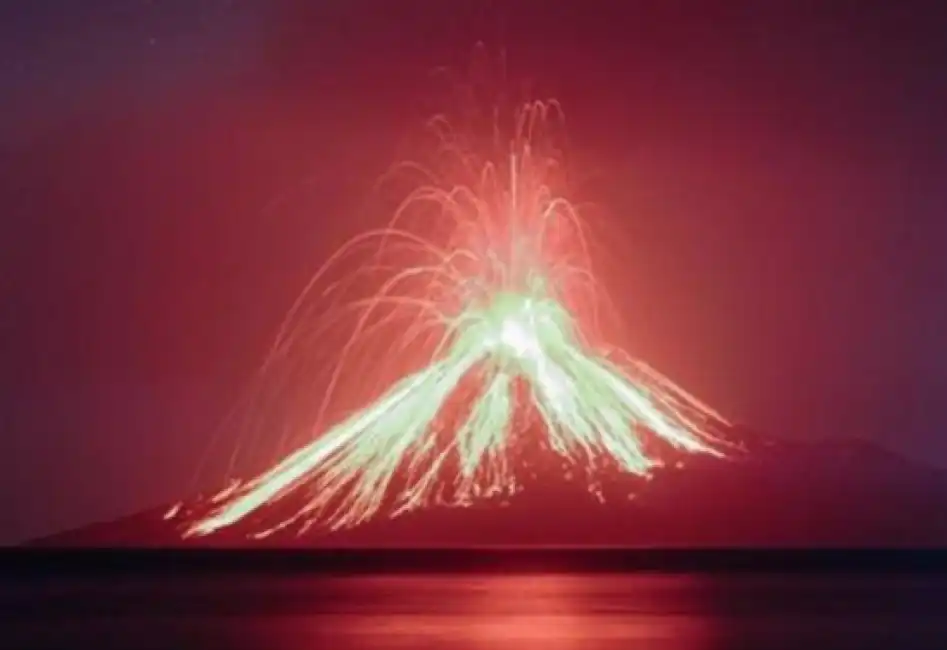 krakatoa indonesia tsunami