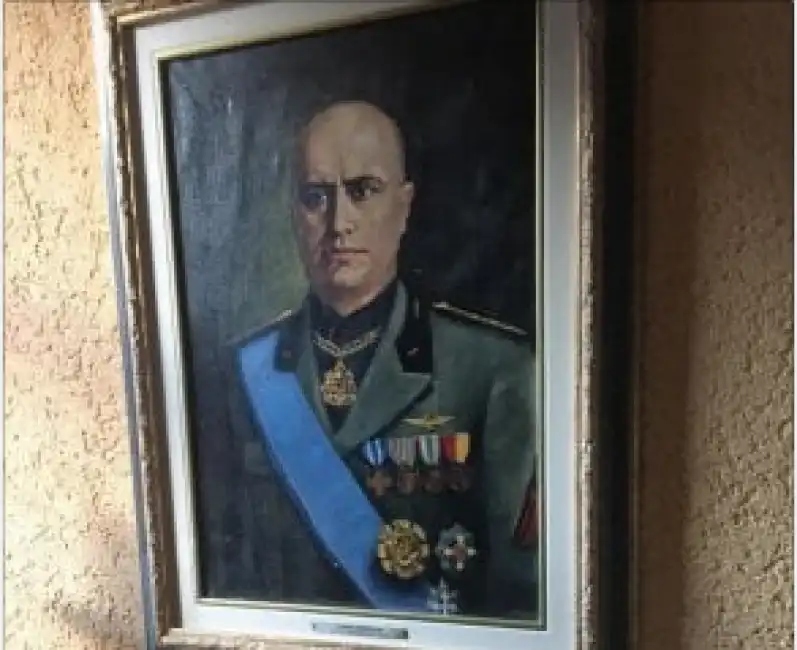 mussolini quadro albergo-ristorante exilles