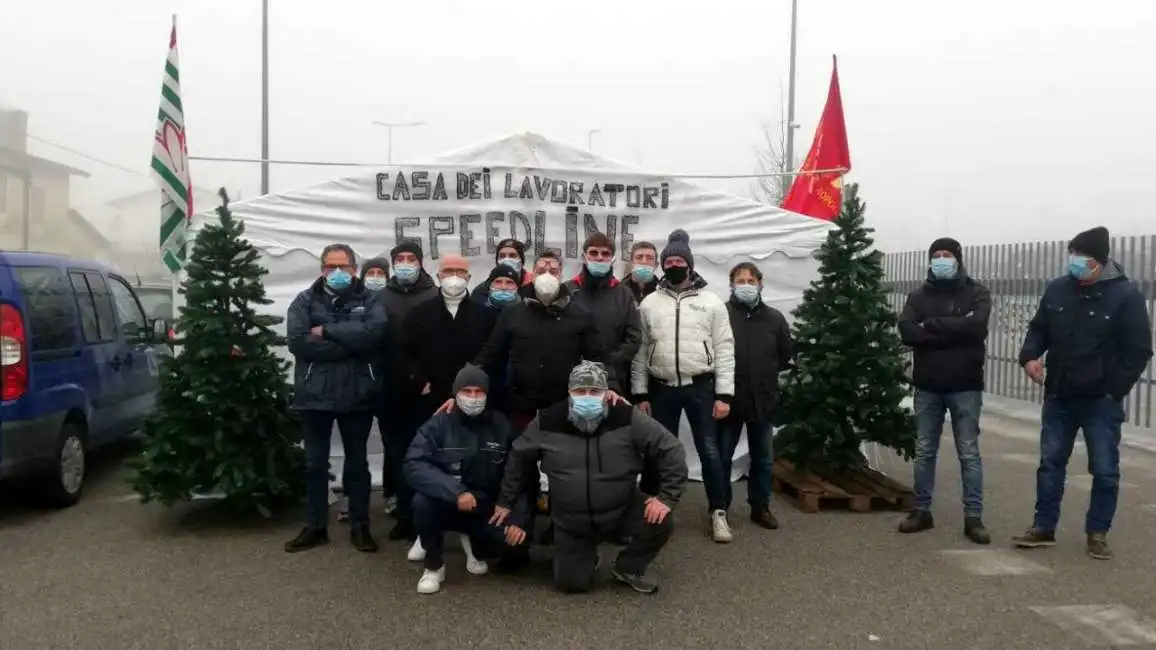 natale in fabbrica per gli operai speedline 