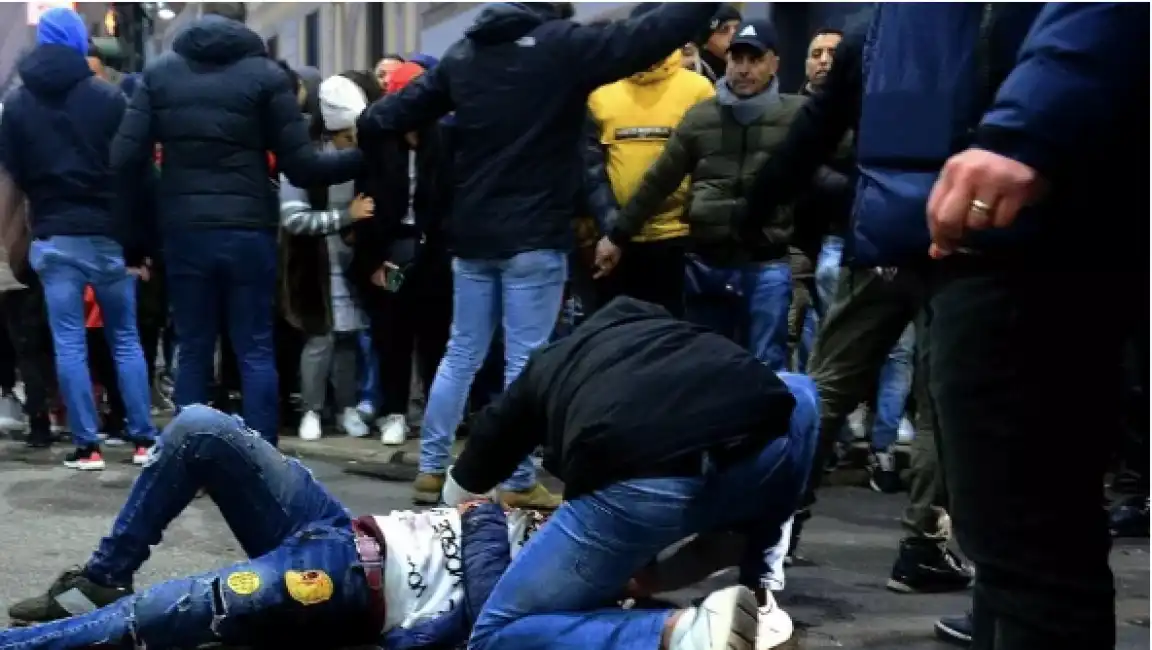 accoltellamento milano festa tifosi marocco