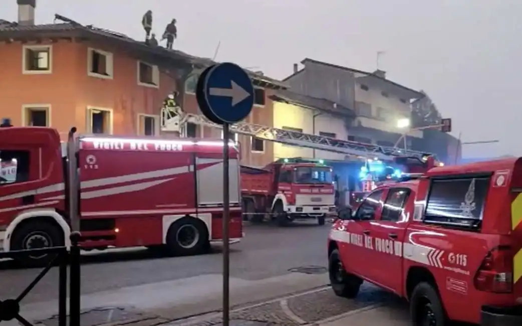 incendio paisan di prato udine 