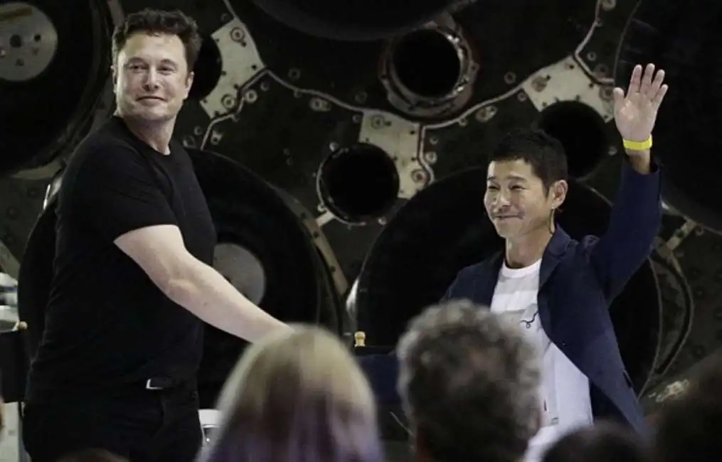 yusaku maezawa elon musk