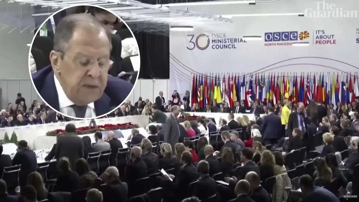 delegati lasciano la sala quando parla sergei lavrov - vertice osce di skopje - 3