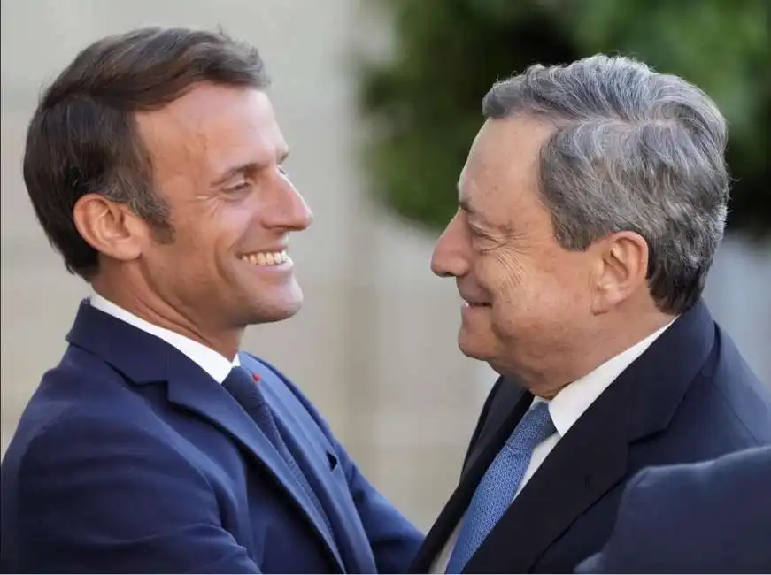 mario draghi emmanuel macron 