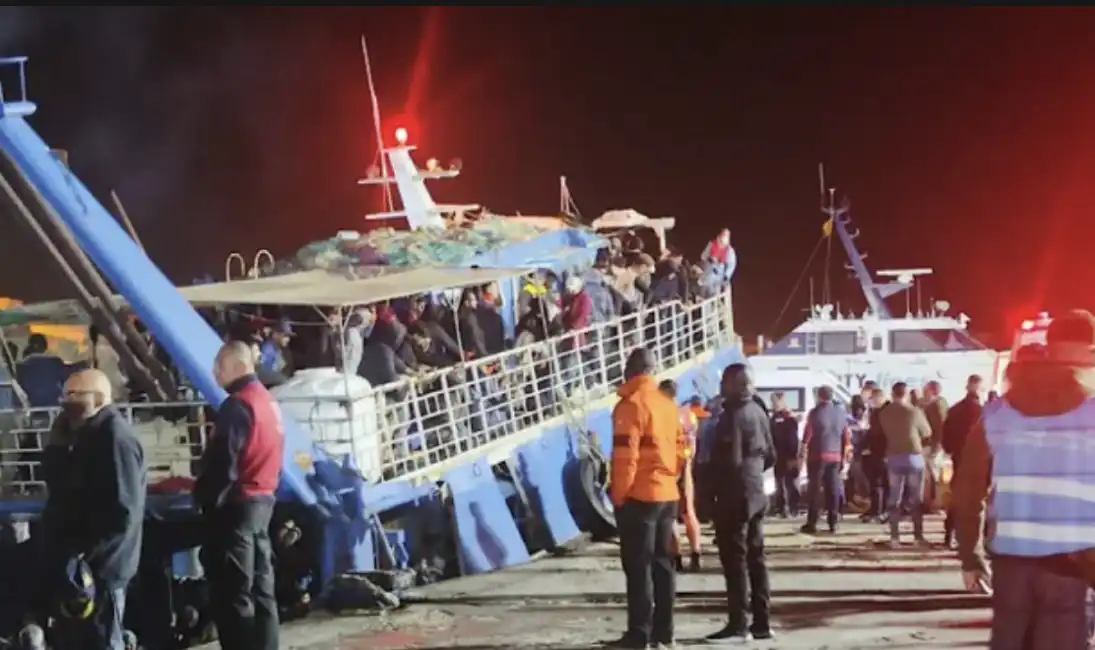 migranti sbarcati a lampedusa a natale