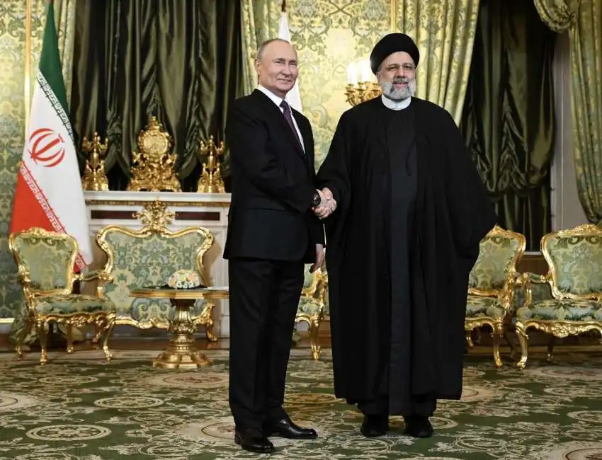 vladimir putin - ebrahim raisi. 