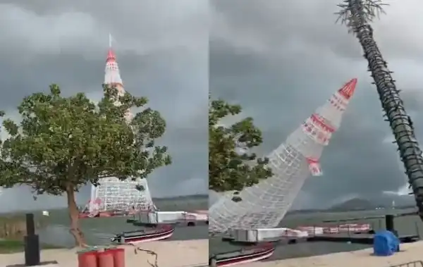 albero natale galleggiante crollato a marica brasile 