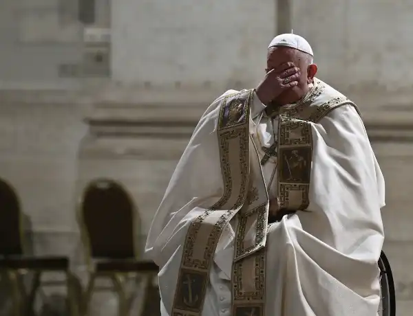 papa francesco bergoglio porta santa giubileo 