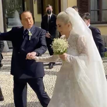 matrimonio berlusconi fascina -l'arrivo degli sposi