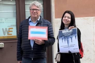 cittadini russi a roma fanno la fila davanti all ambasciata per votare