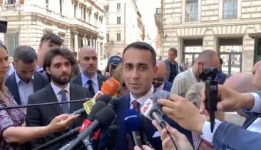 lo schiaffone di luigi di maio a giuseppe conte 